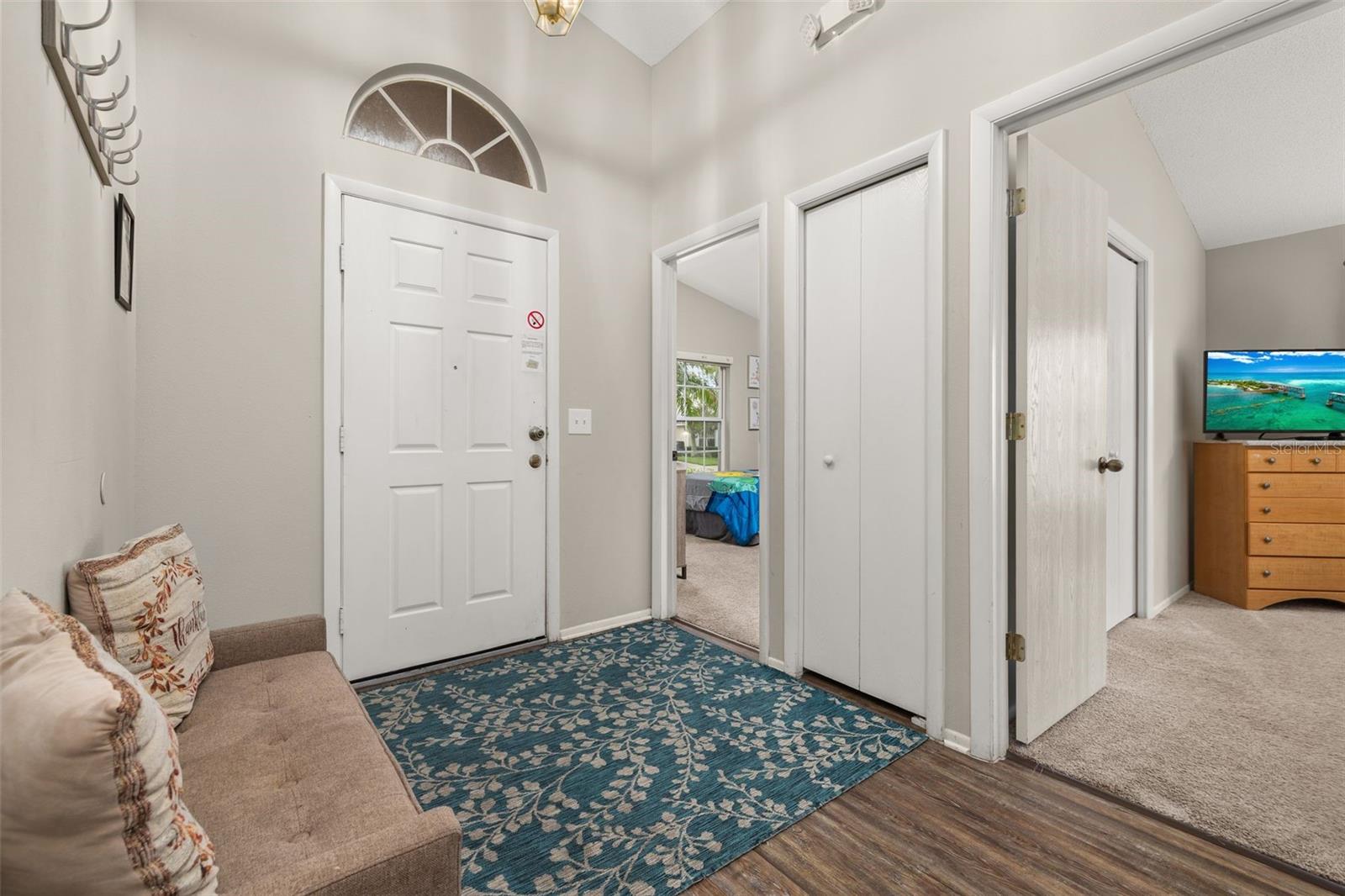 425 Castlemain Cir Property Photo 5