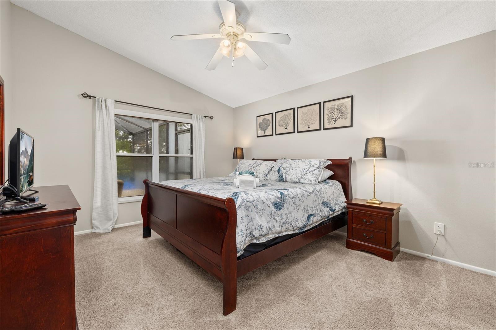 425 Castlemain Cir Property Photo 18