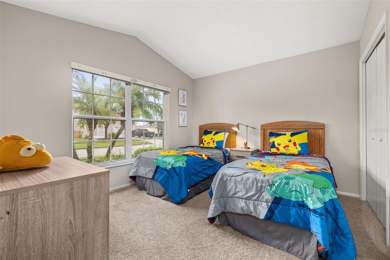 425 Castlemain Cir Property Photo 25
