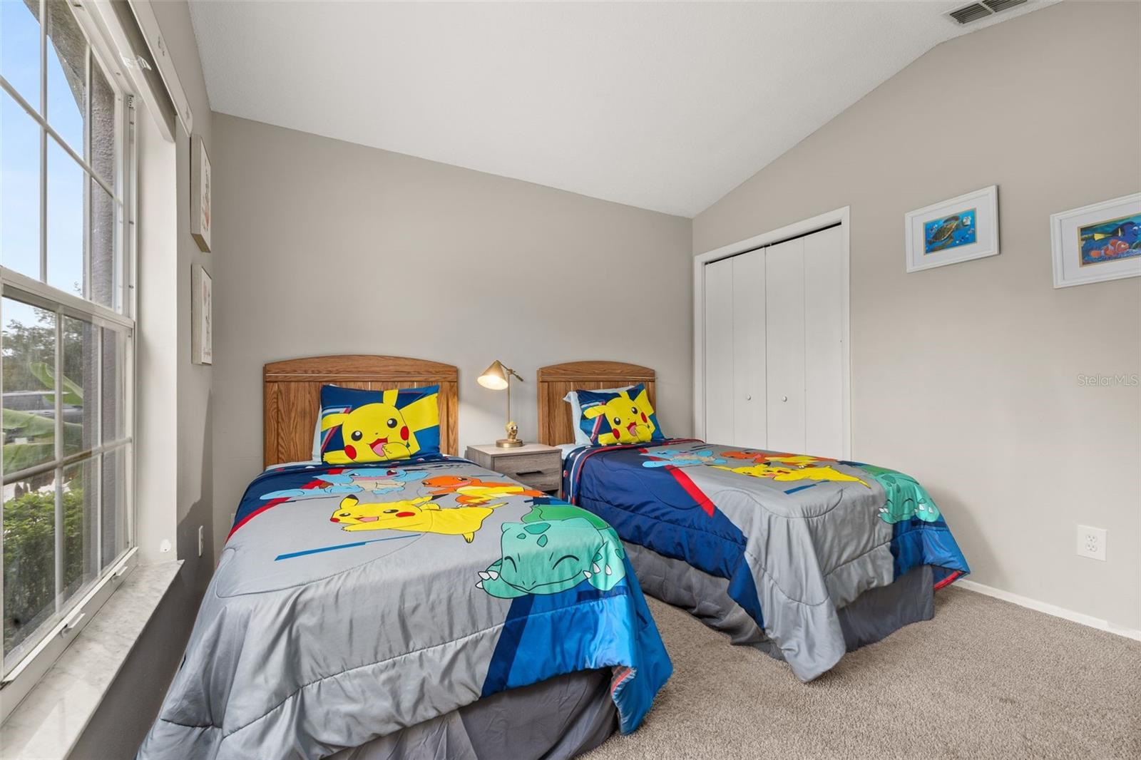 425 Castlemain Cir Property Photo 26