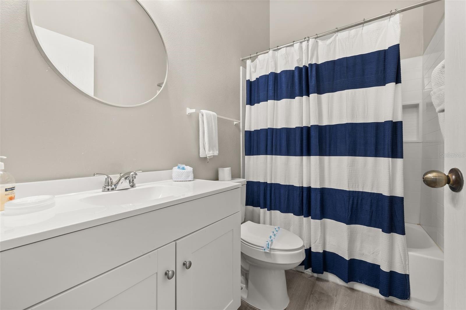 425 Castlemain Cir Property Photo 30