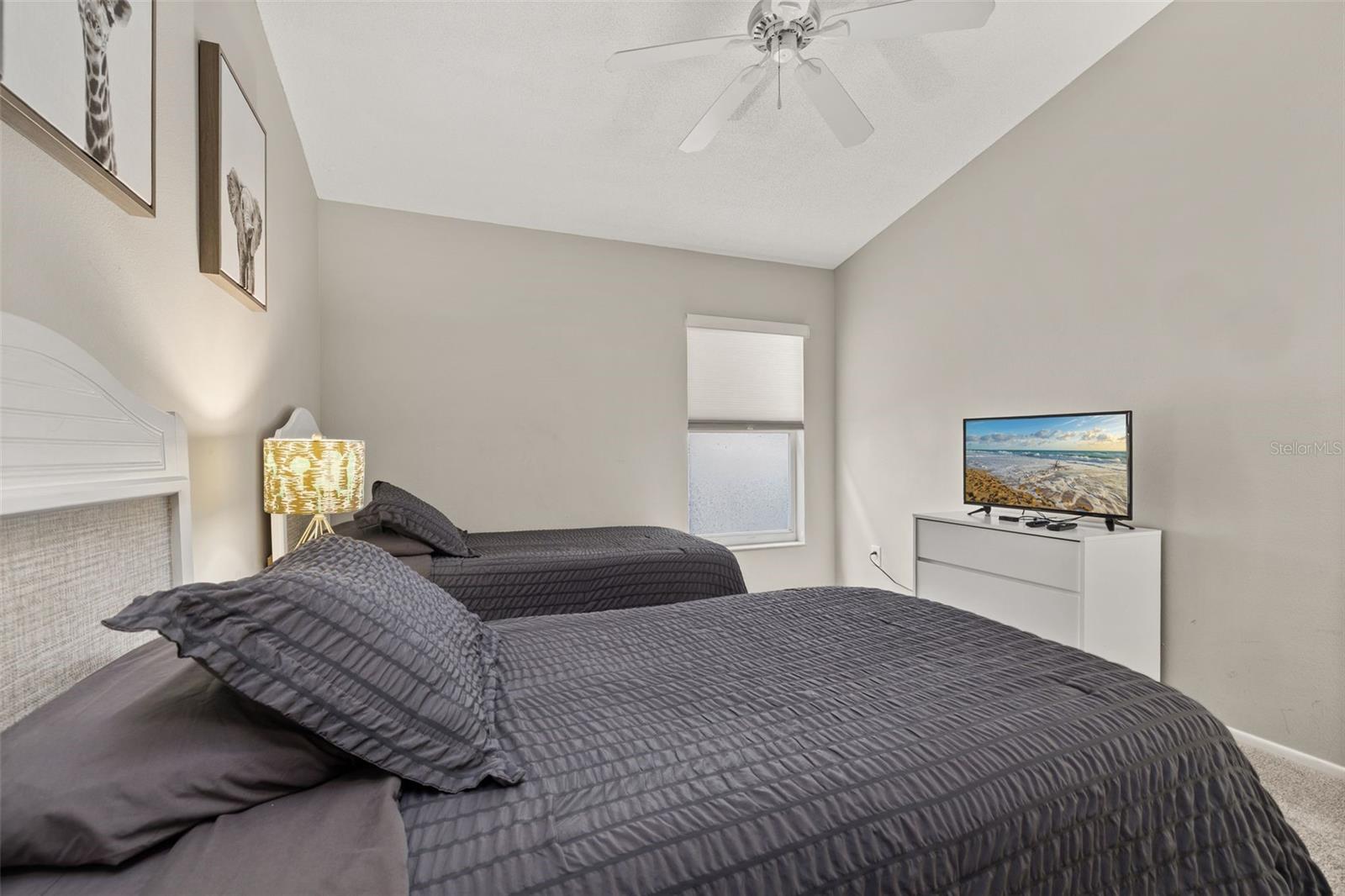 425 Castlemain Cir Property Photo 33