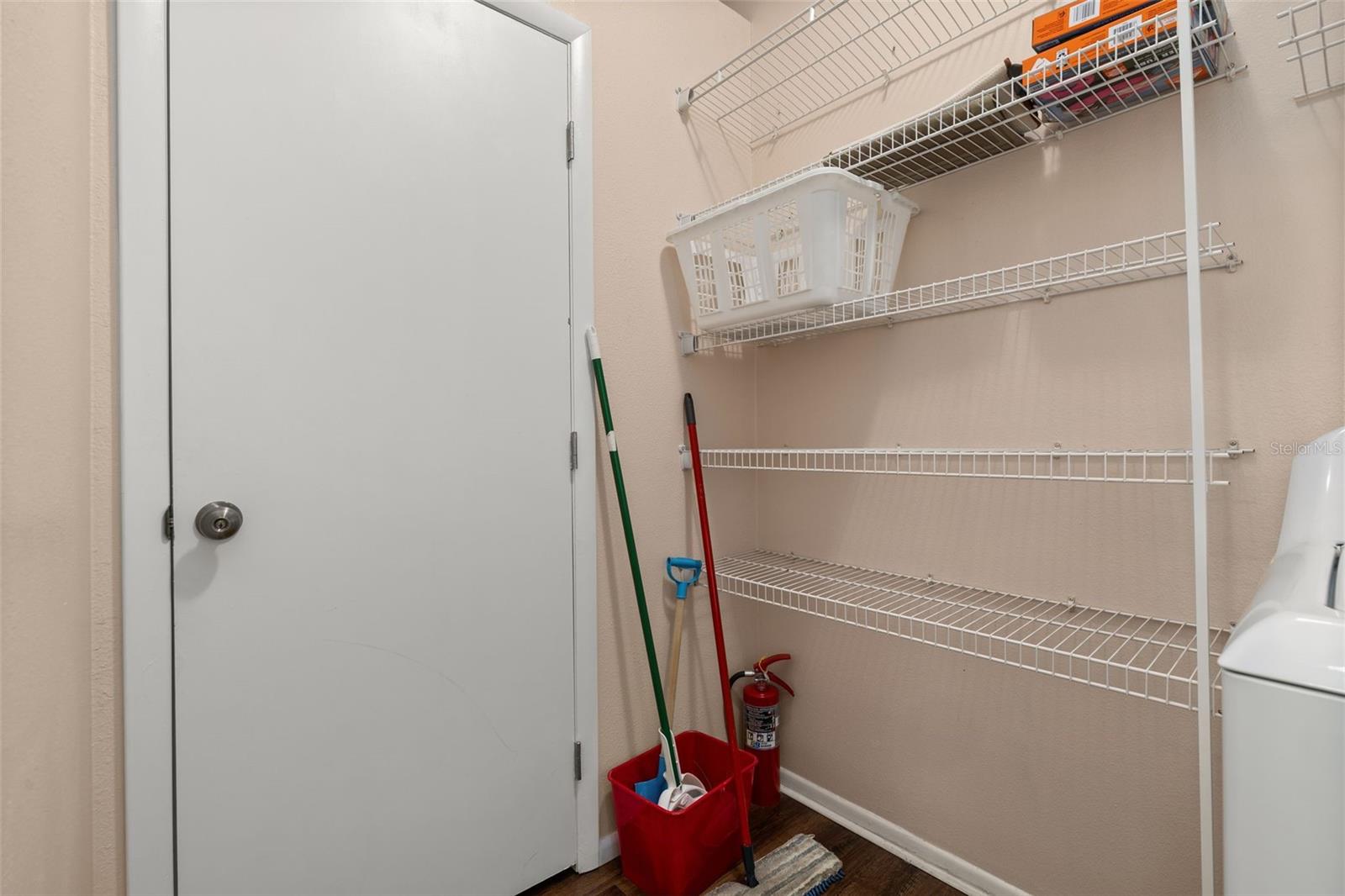 425 Castlemain Cir Property Photo 36
