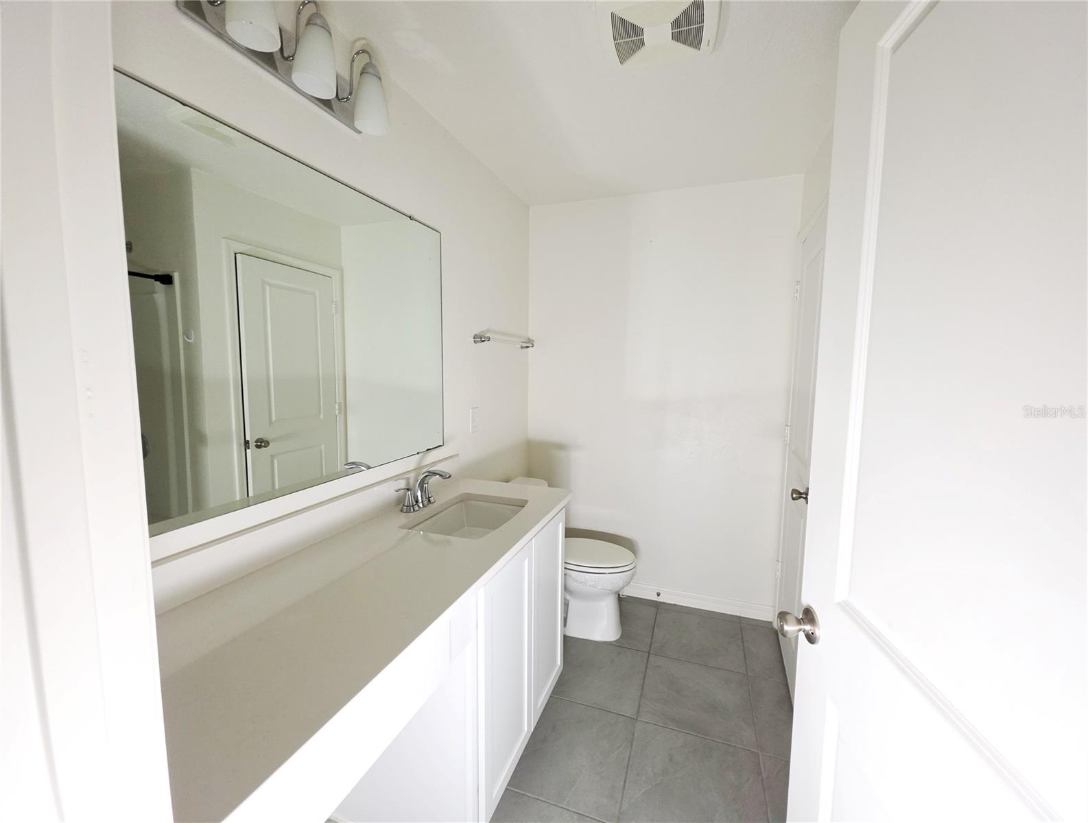 2894 Mosshire Cir Property Photo 4