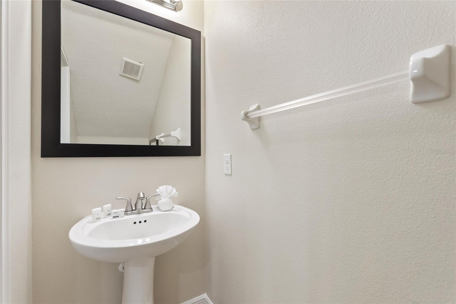 8205 Roseville Blvd Property Photo 19