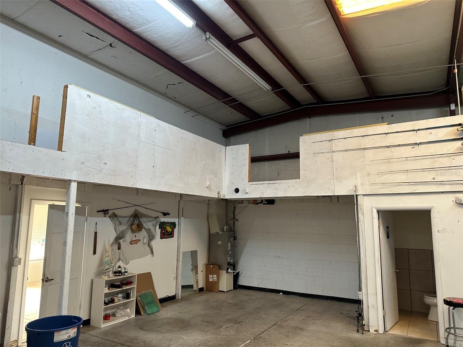 5516 Commerce Dr Property Photo 7
