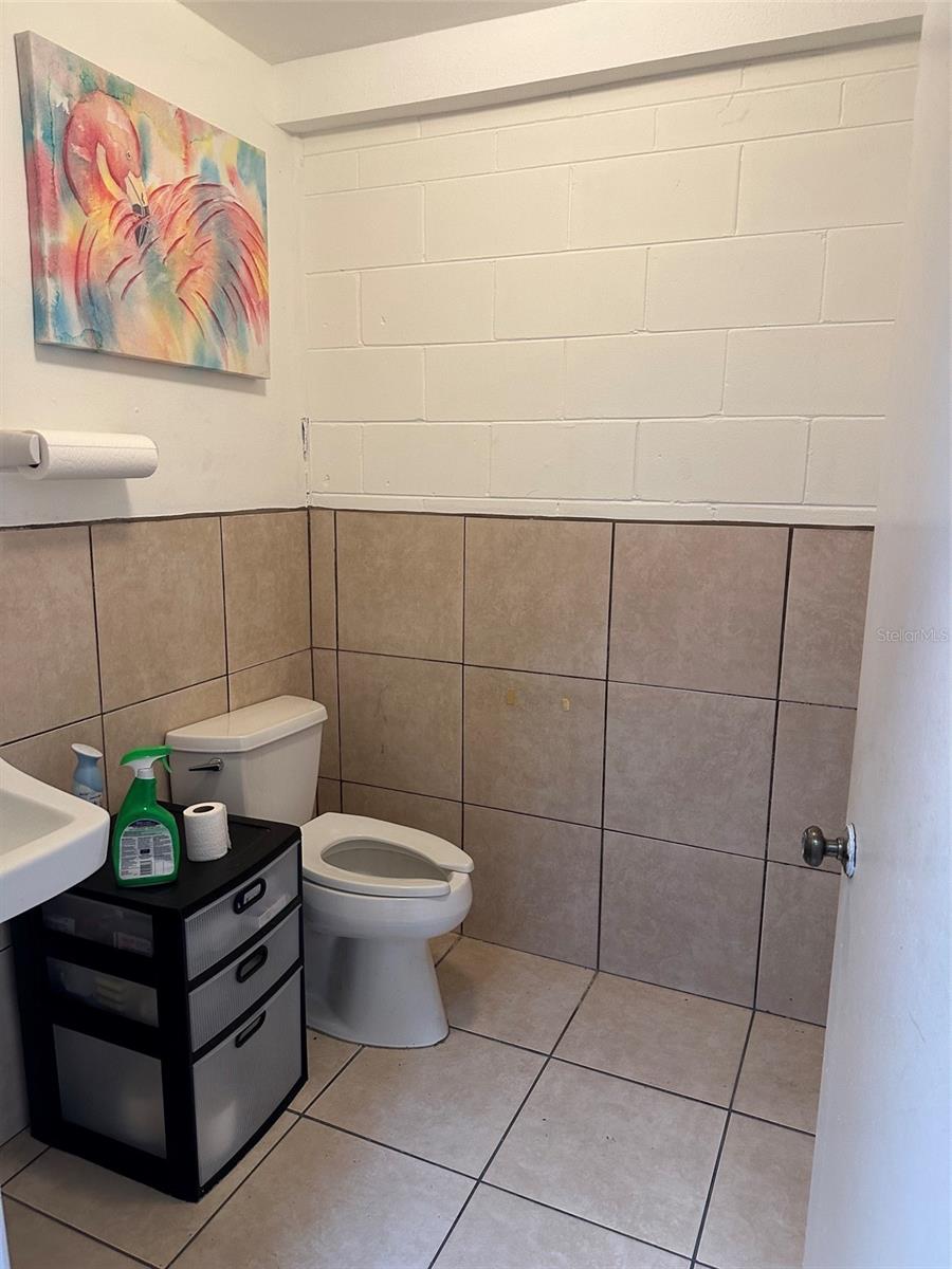 5516 Commerce Dr Property Photo 11