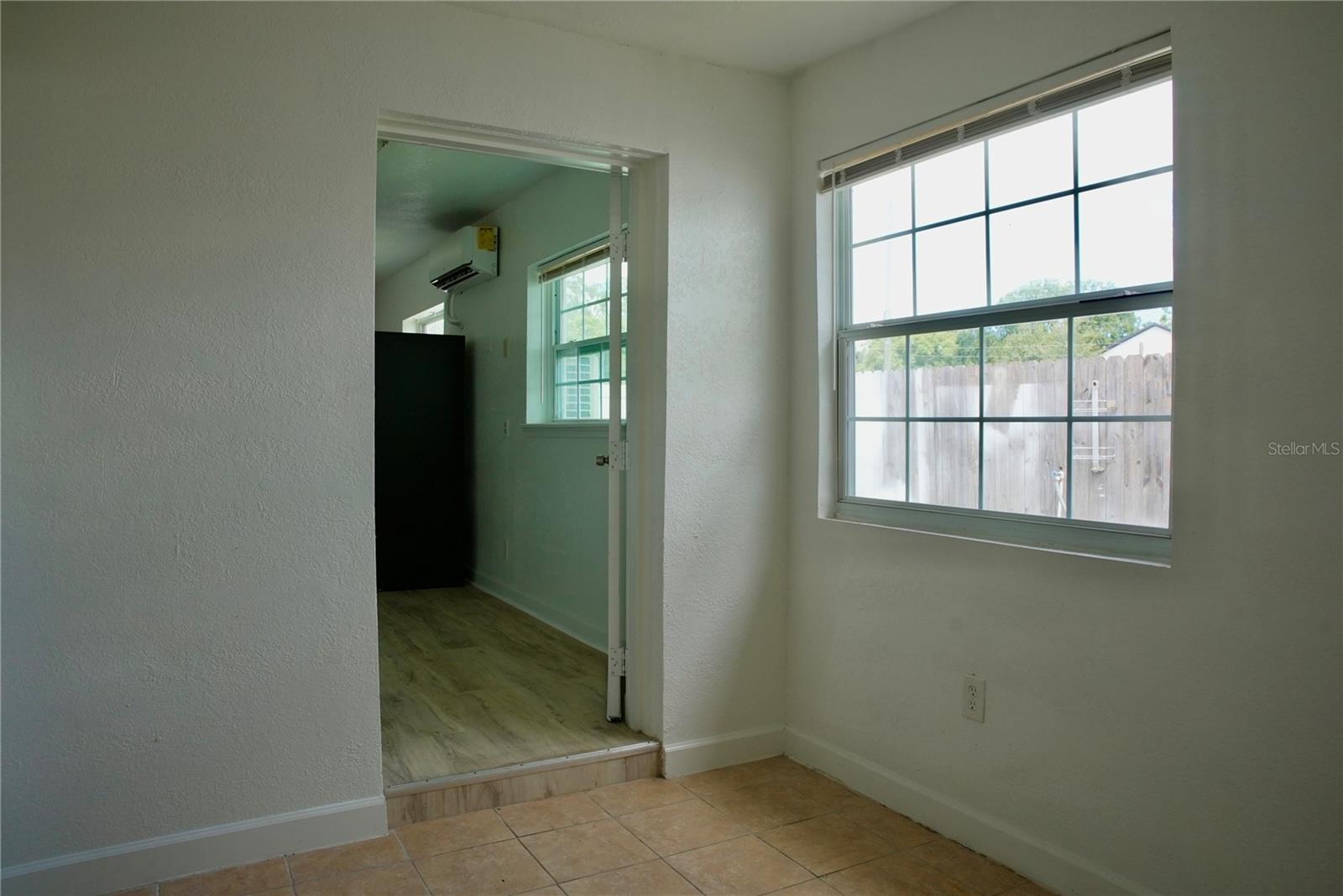 793 Eldridge St Property Photo 7