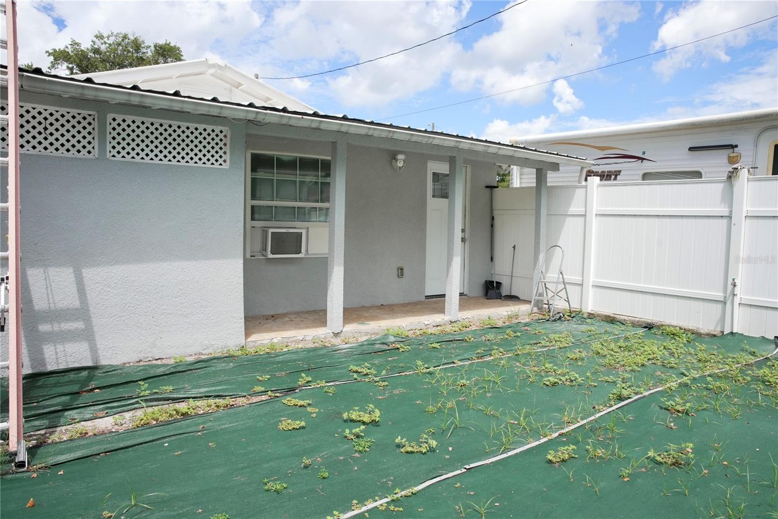 793 Eldridge St Property Photo 11