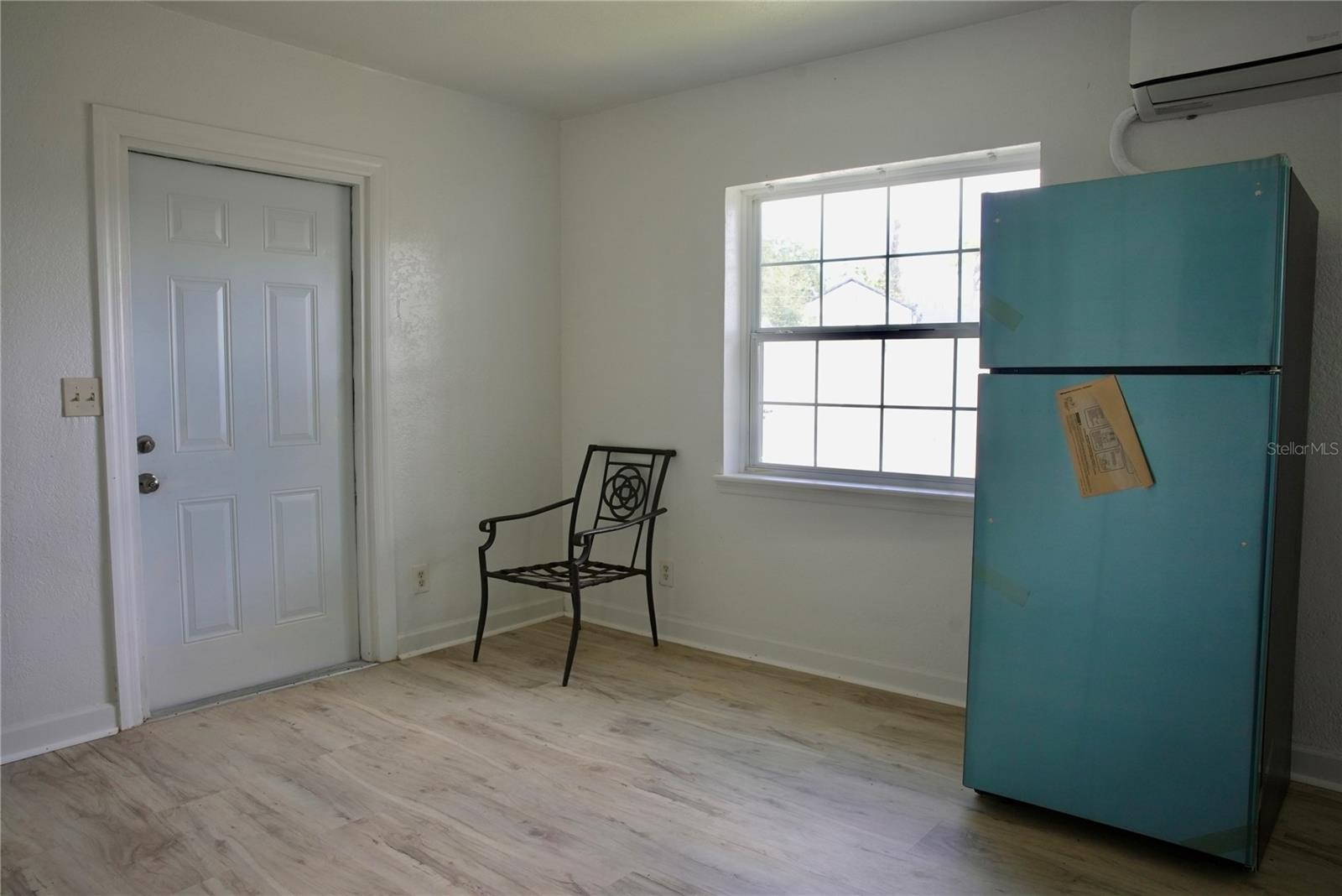 793 Eldridge St Property Photo 12