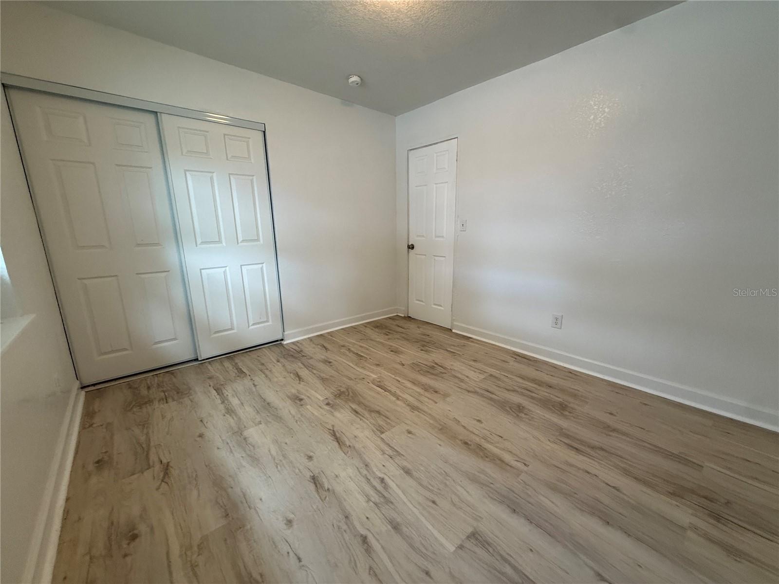 793 Eldridge St Property Photo 17