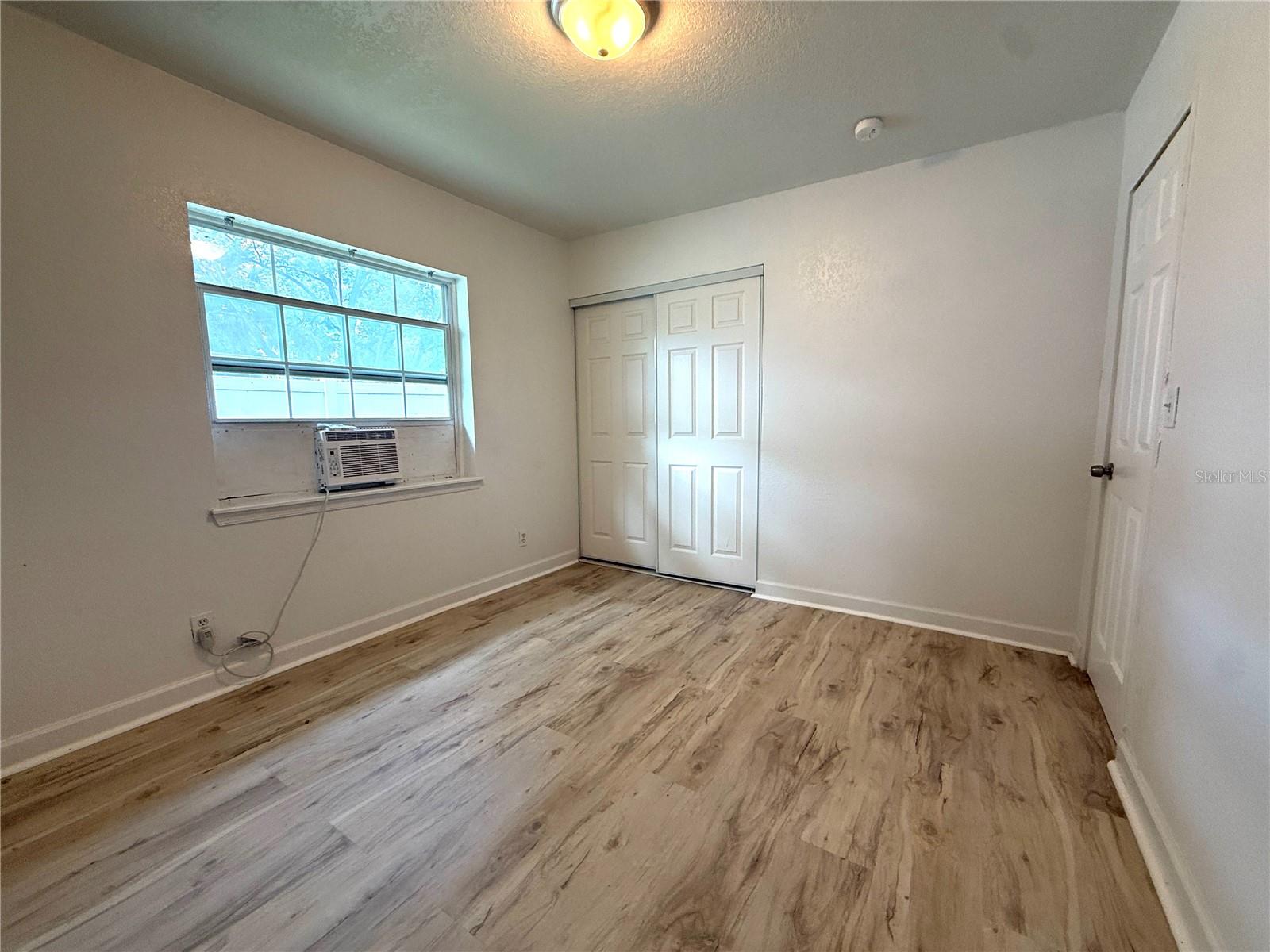 793 Eldridge St Property Photo 19