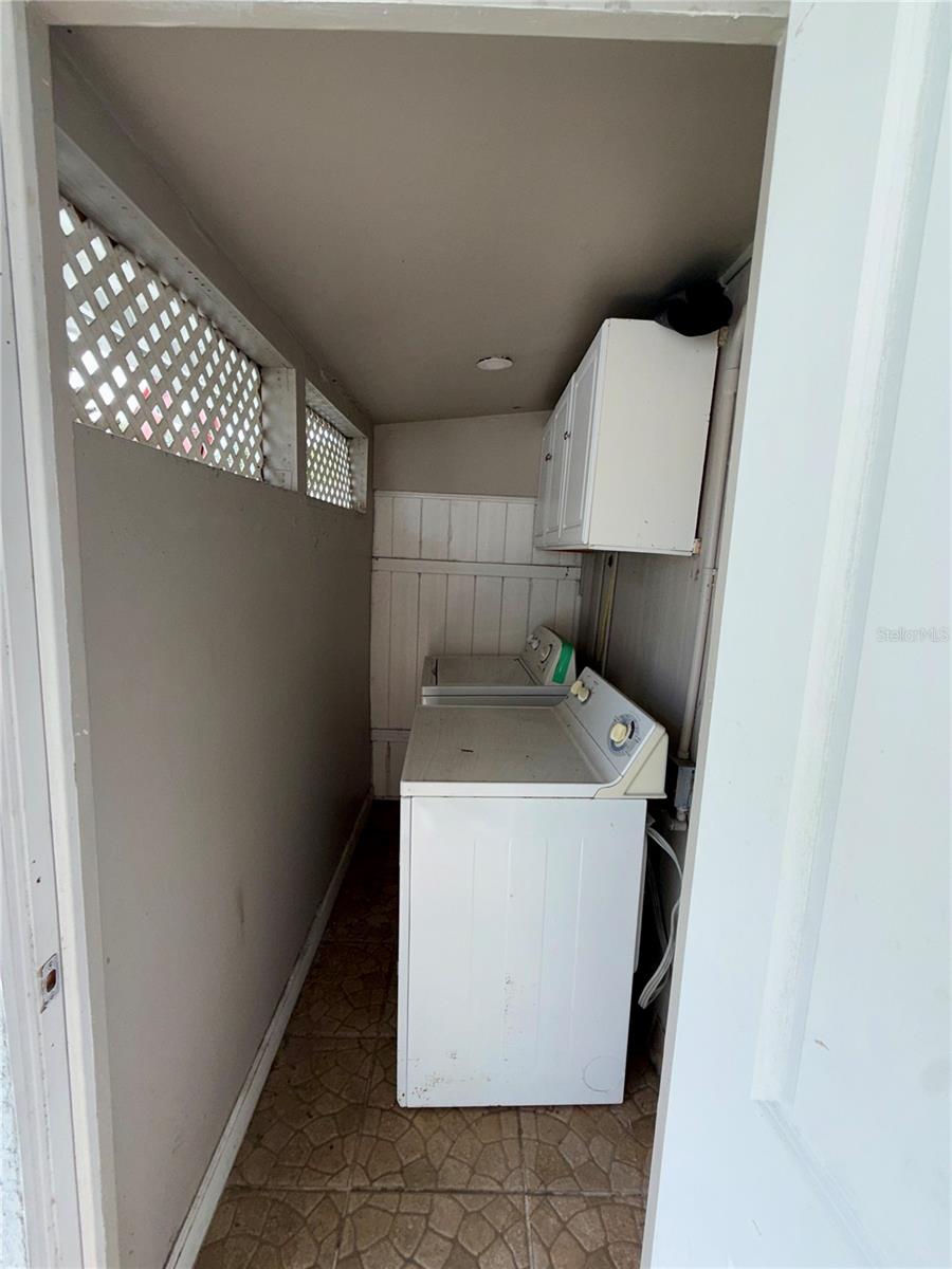 793 Eldridge St Property Photo 21