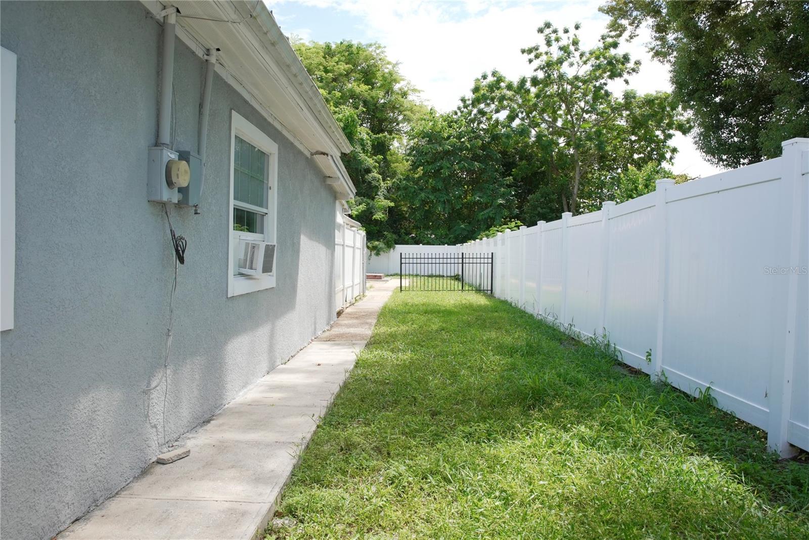793 Eldridge St Property Photo 25