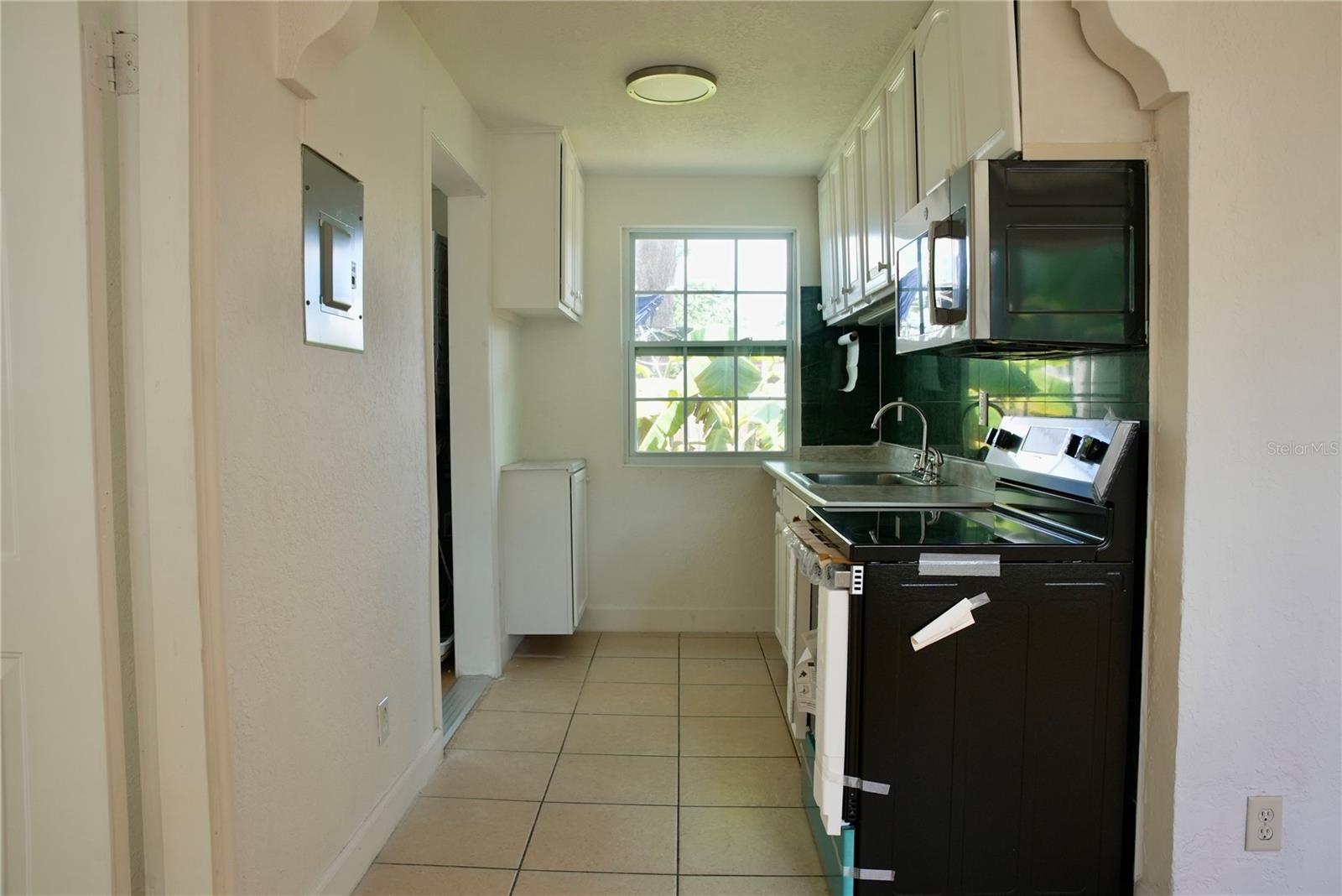 793 Eldridge St Property Photo 30