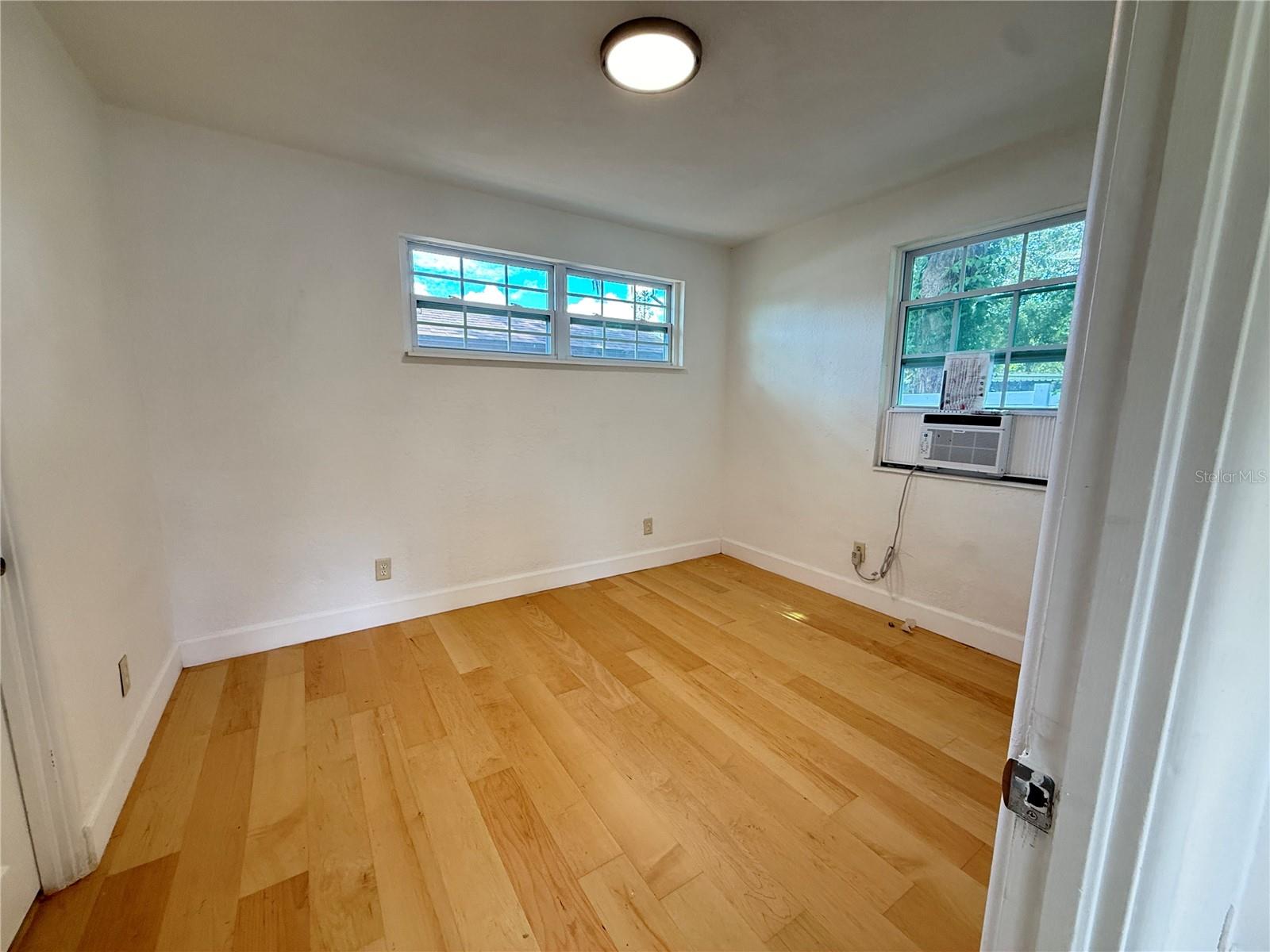 793 Eldridge St Property Photo 39