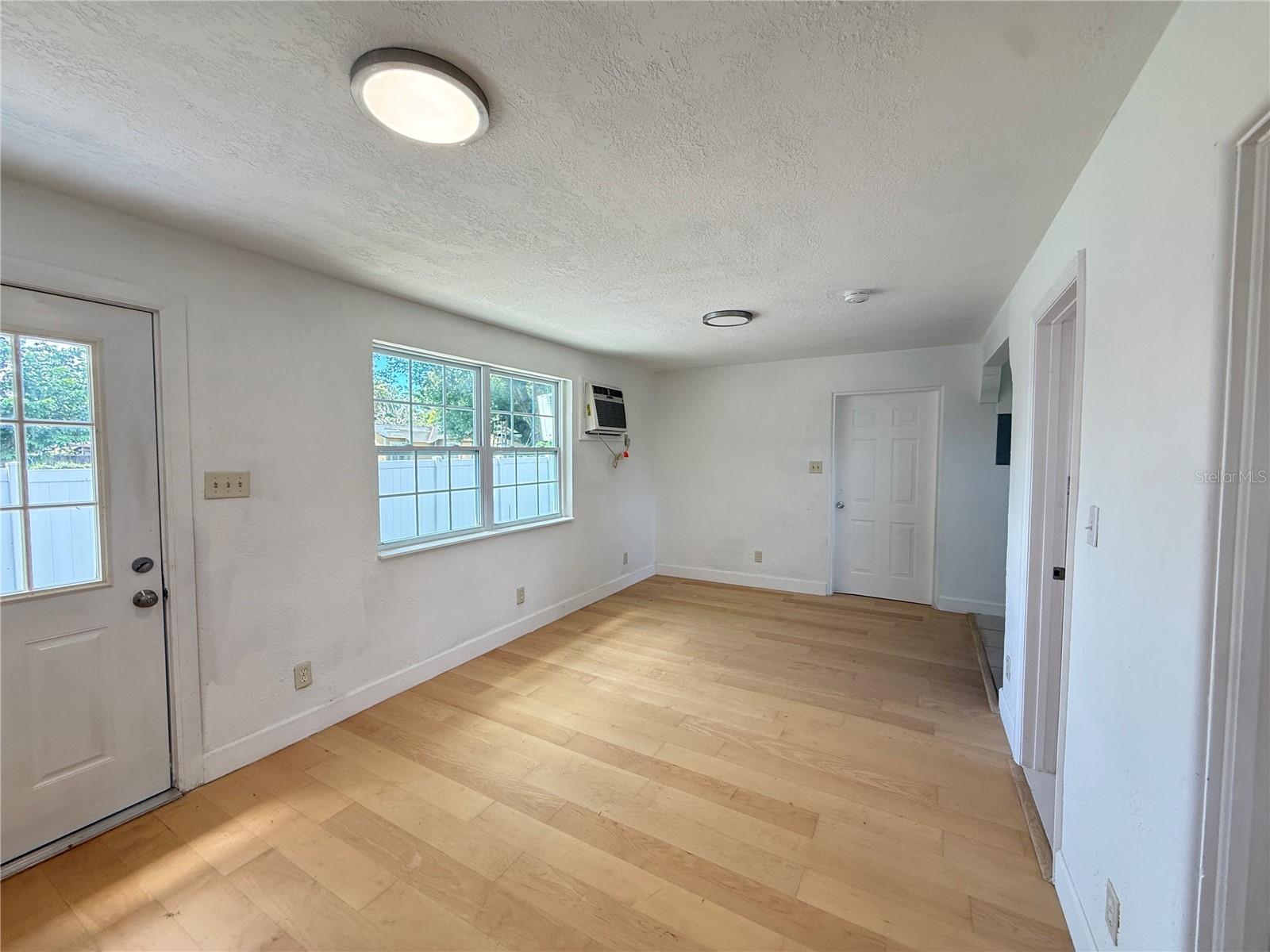 793 Eldridge St Property Photo 42