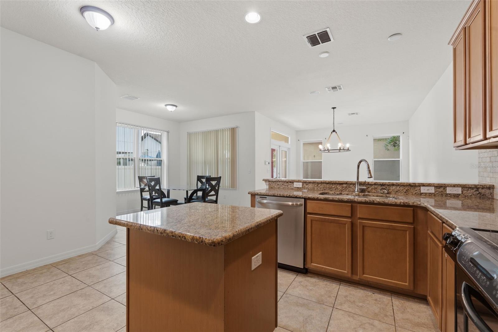 6310 Golden Dewdrop Trl Property Photo 10