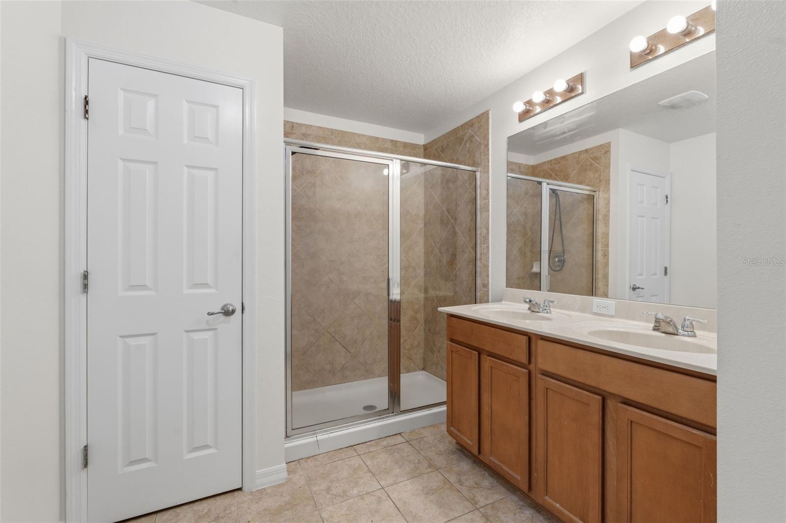 6310 Golden Dewdrop Trl Property Photo 35