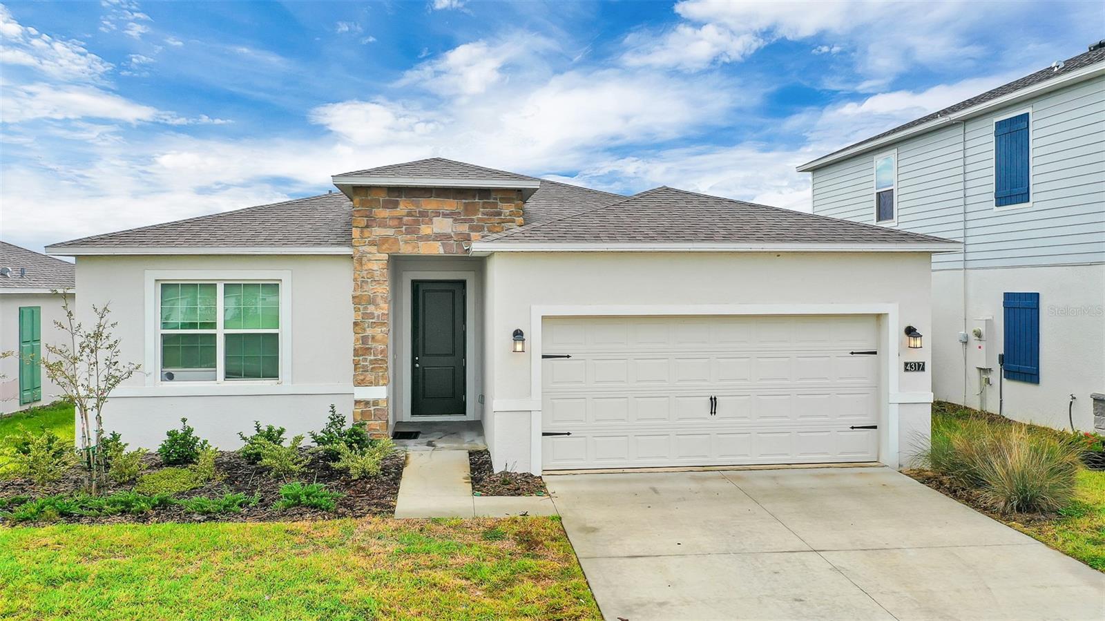 4317 RIVERBEND BLVD Property Photo 1