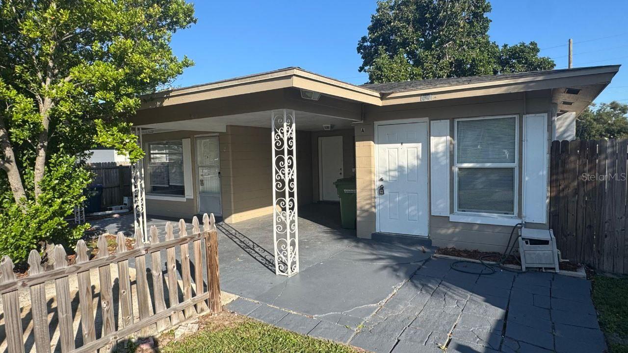 147 AVENUE E SW #A Property Photo 1