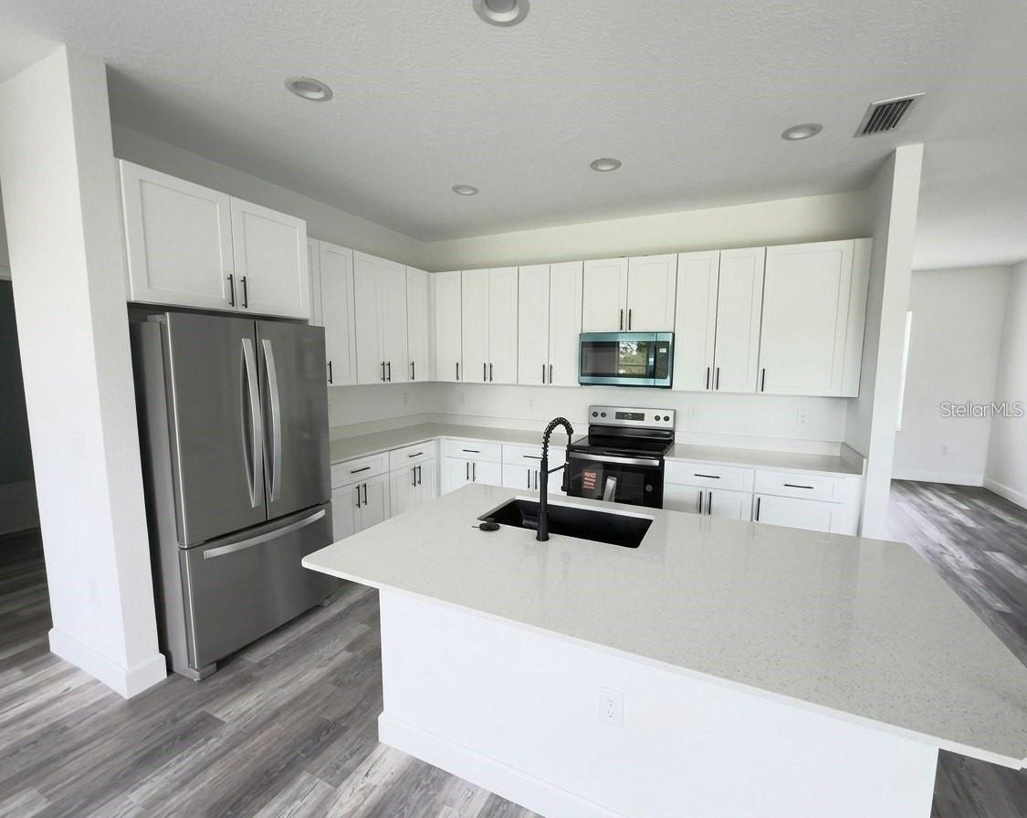 14683 Ingraham Blvd Property Photo 2