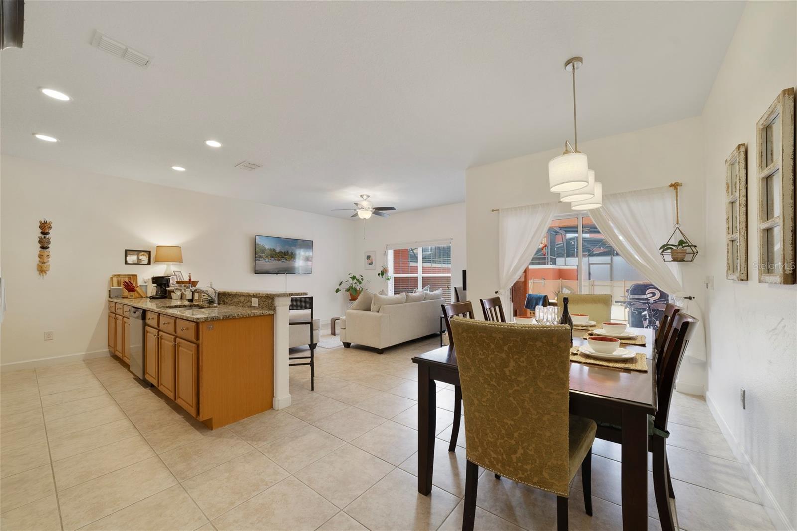 8972 Cat Palm Rd Property Photo 14