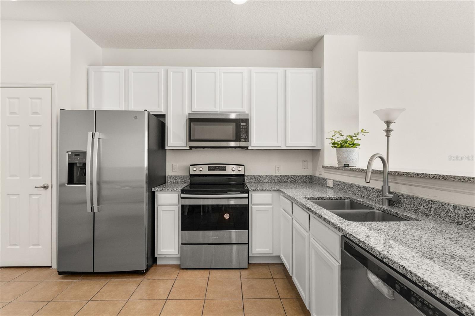 5315 Paradise Cay Cir Property Photo 9
