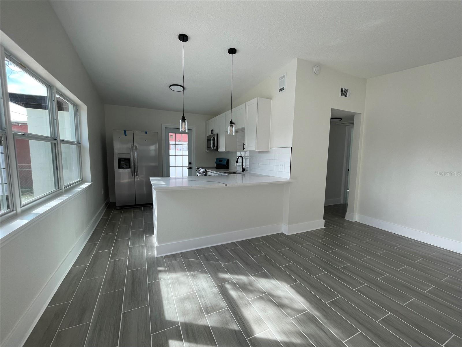 4045 Shellman St Property Photo 2