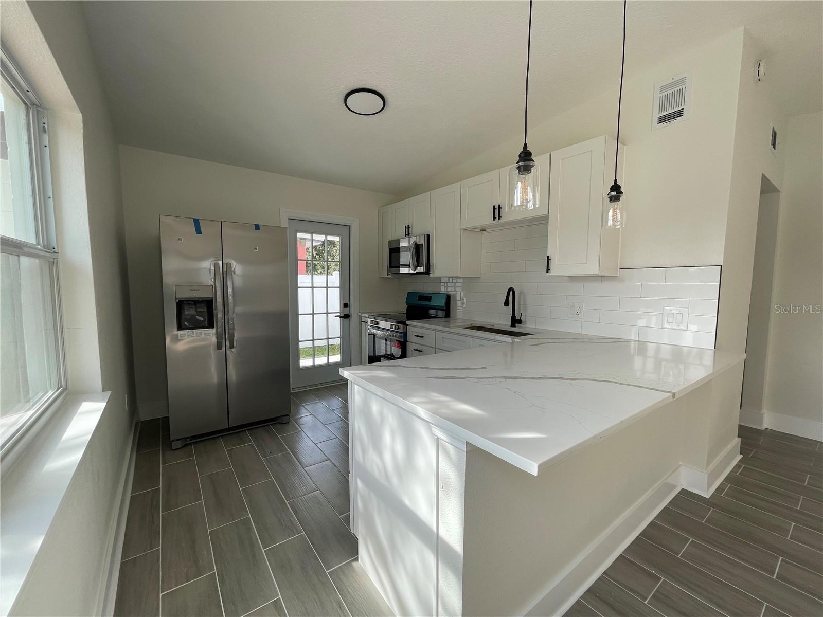 4045 Shellman St Property Photo 3
