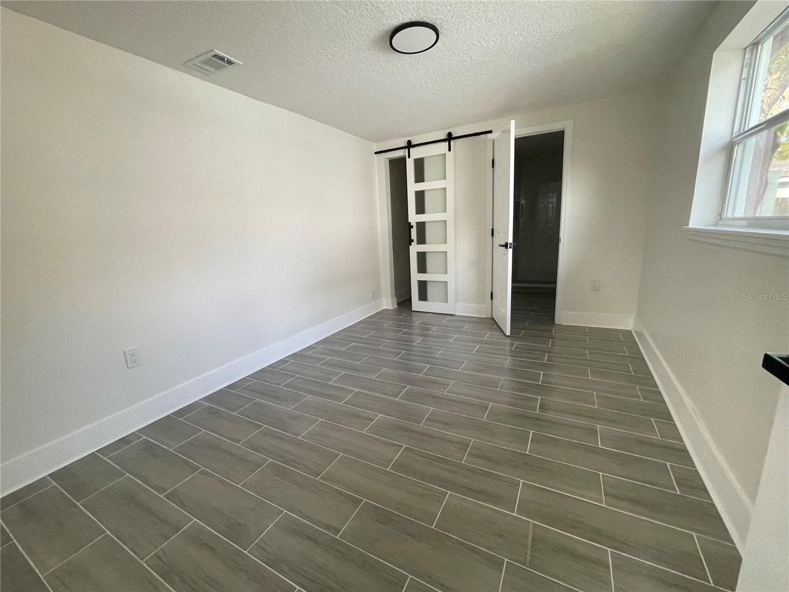 4045 Shellman St Property Photo 6