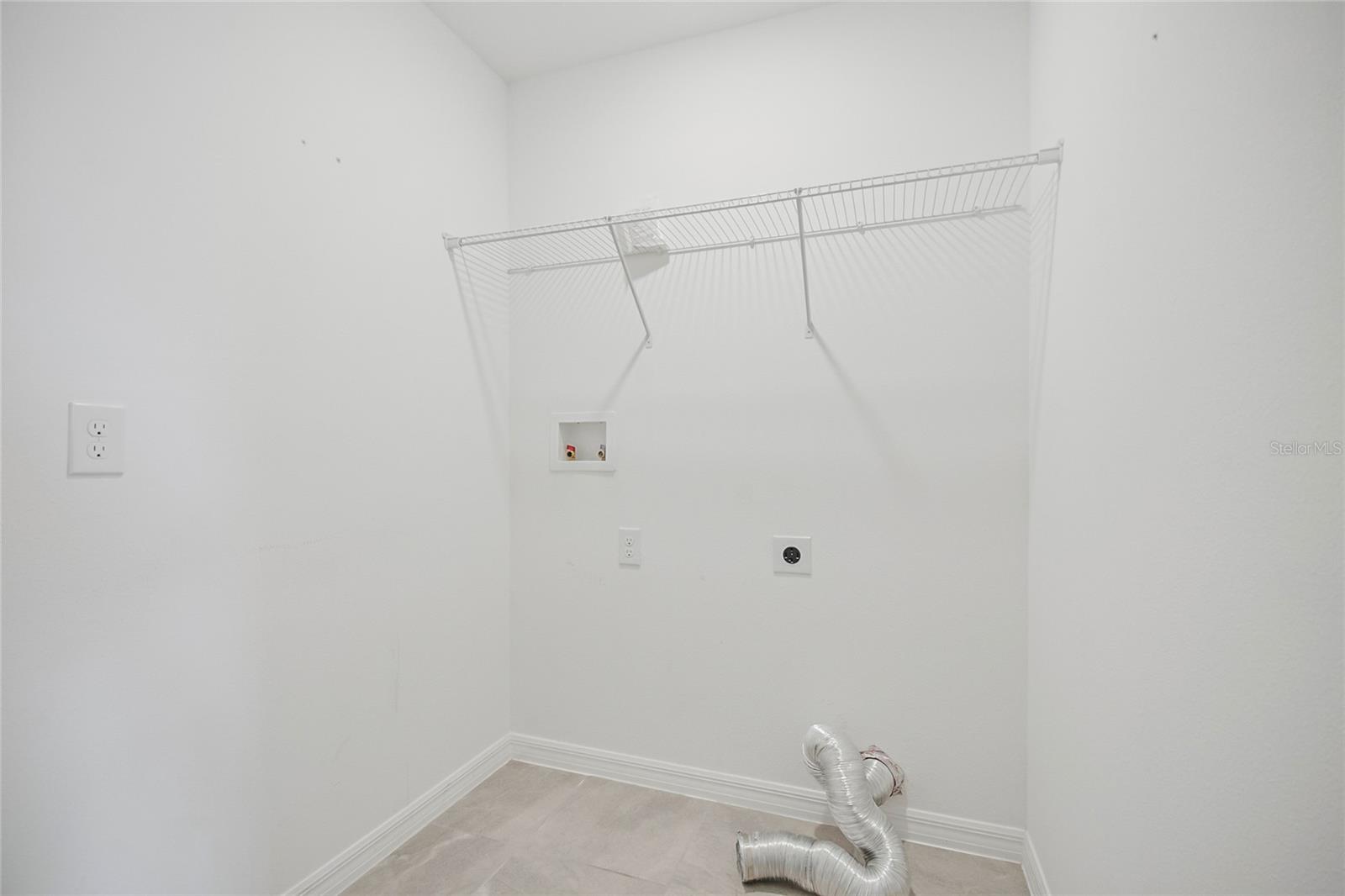742 Longboat Dr Property Photo 29