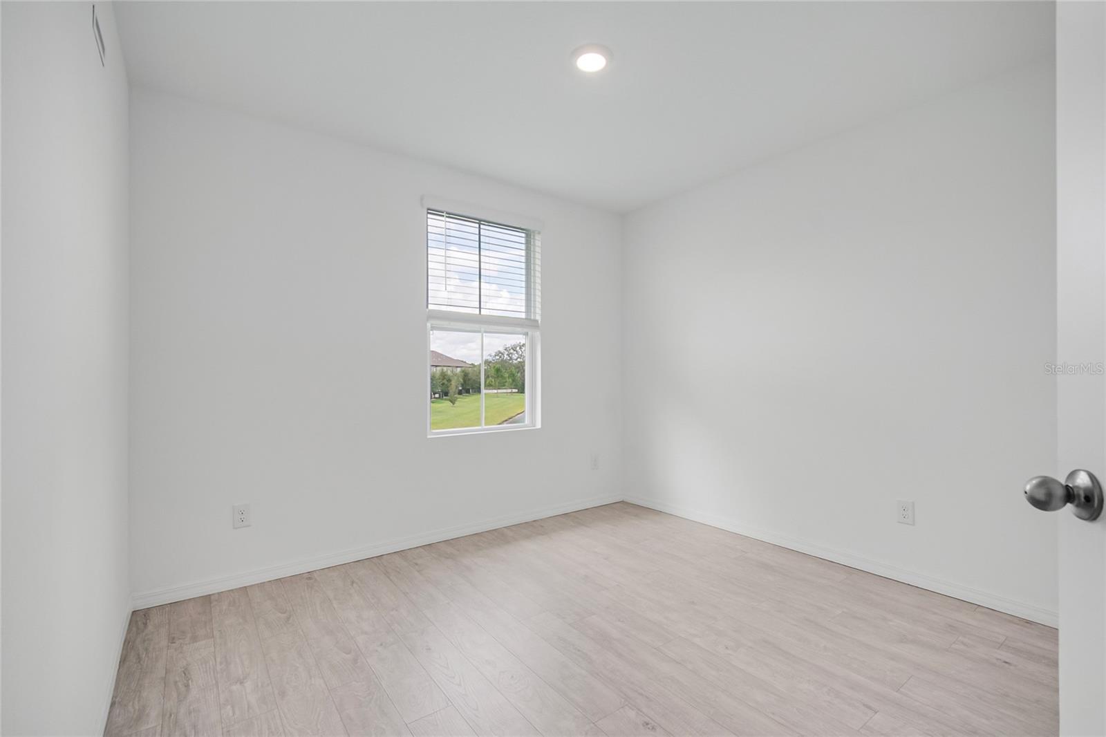 742 Longboat Dr Property Photo 33
