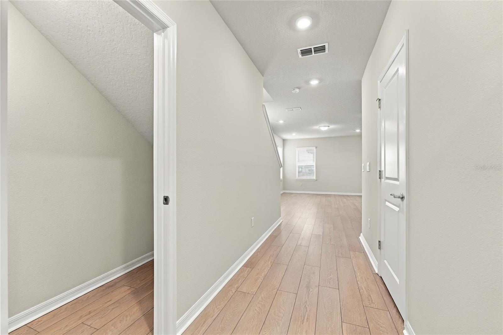 10507 Evening Star St Property Photo 12
