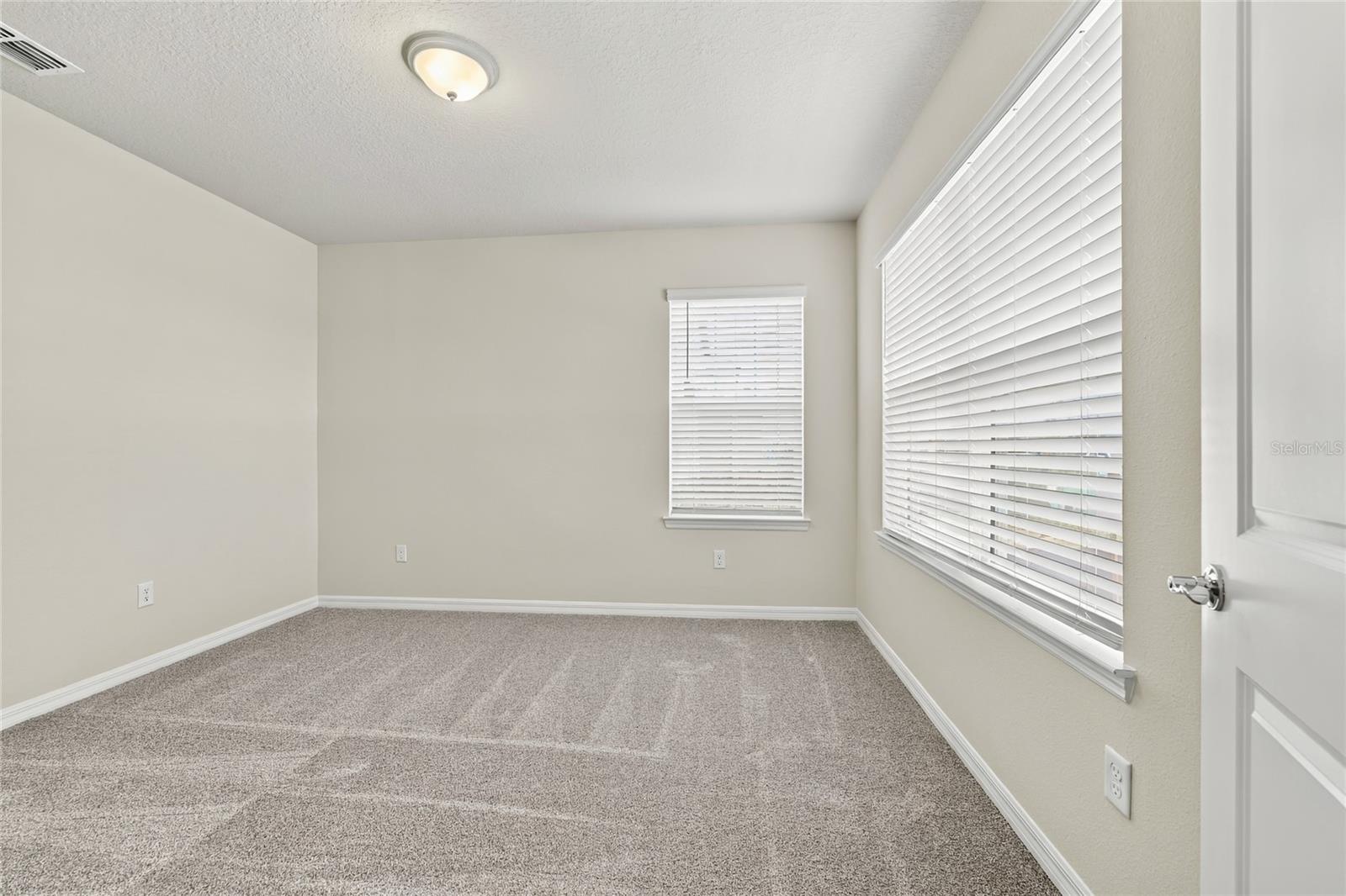 10507 Evening Star St Property Photo 15