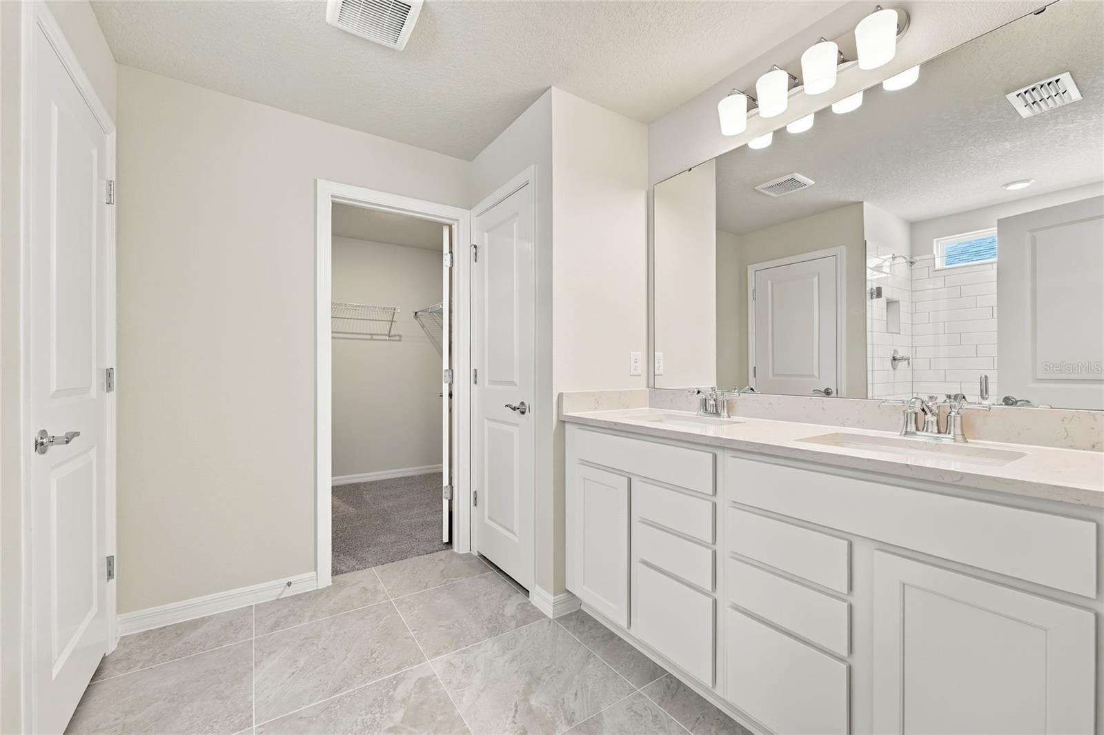 10507 Evening Star St Property Photo 28