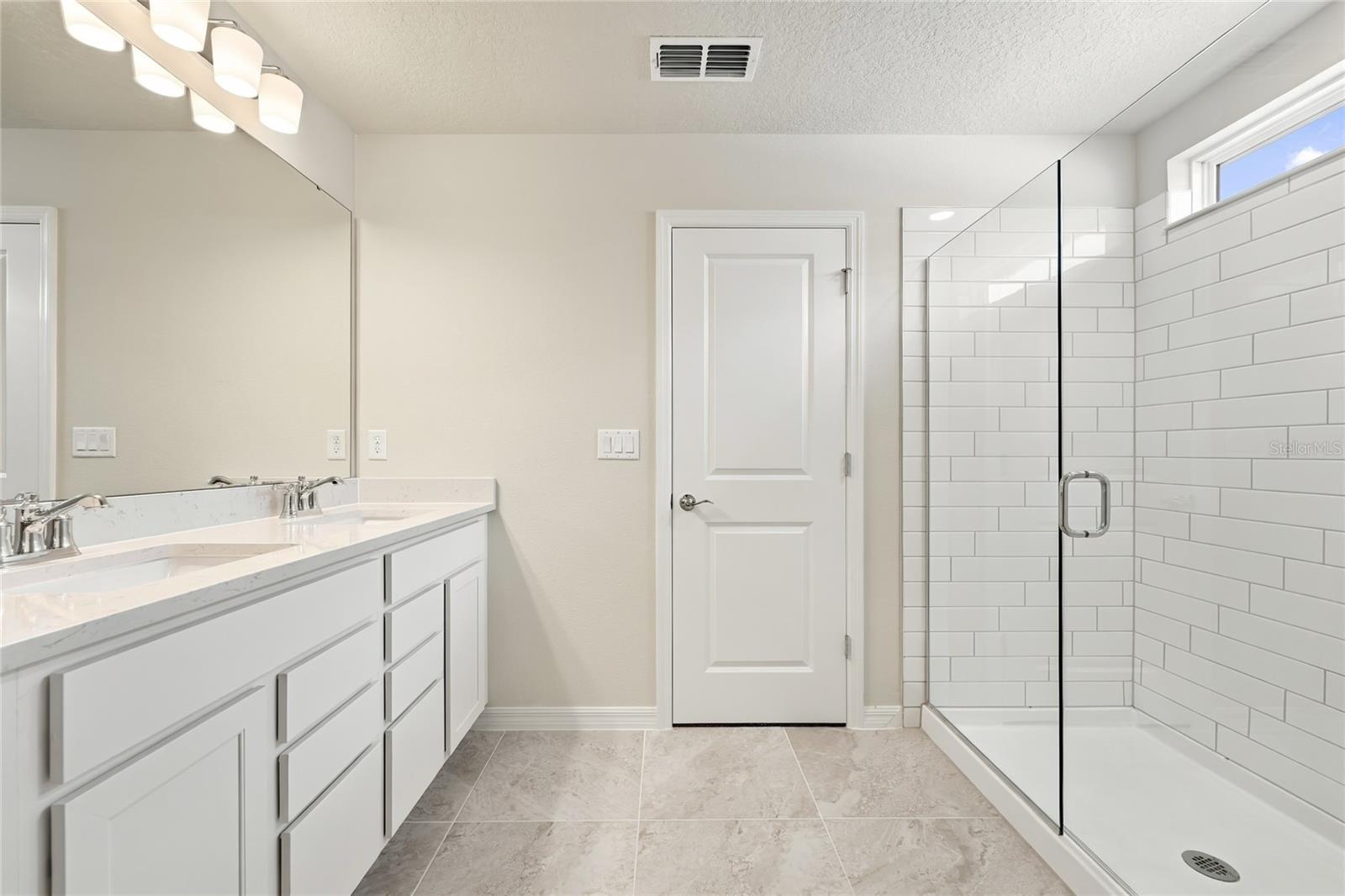 10507 Evening Star St Property Photo 29
