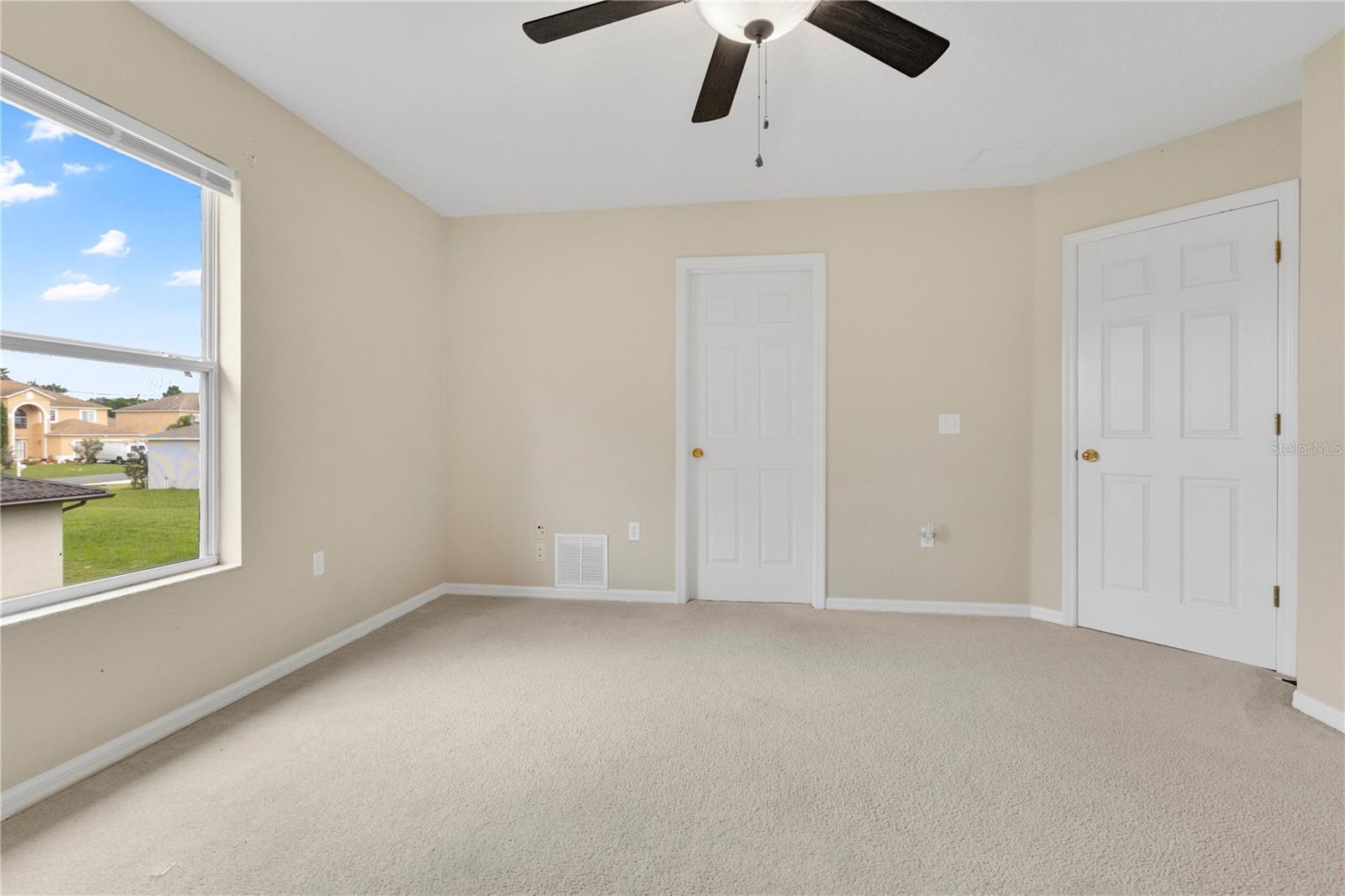 196 Athabasca Dr Property Photo 11