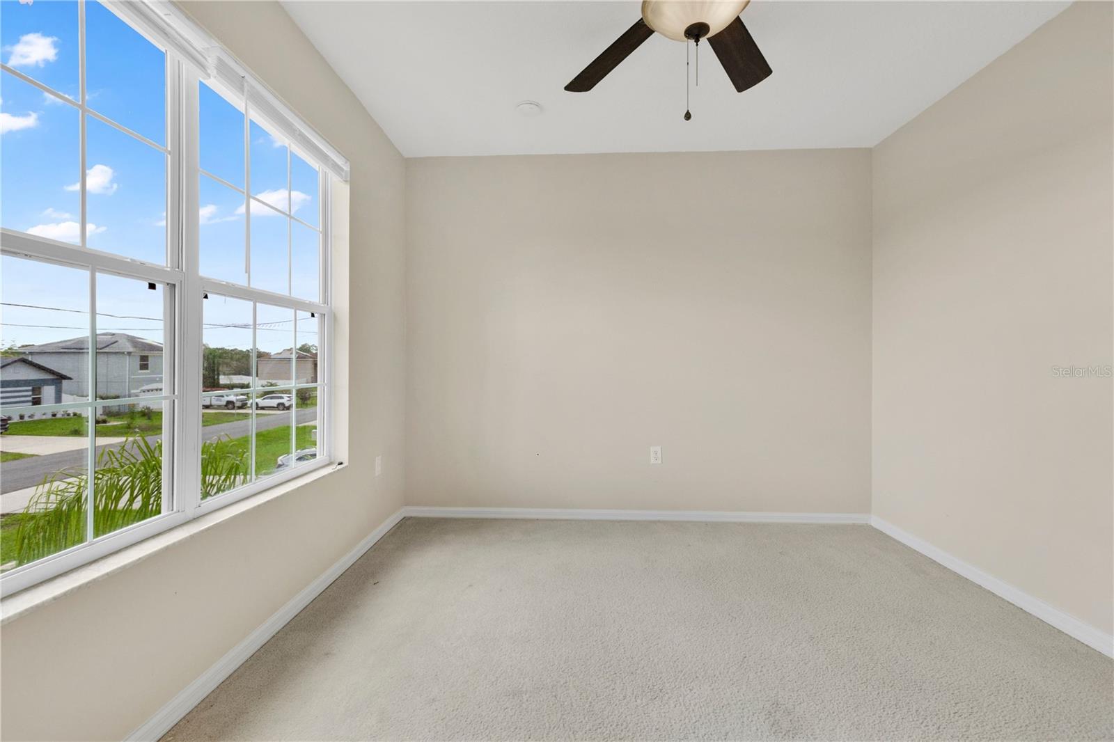 196 Athabasca Dr Property Photo 18