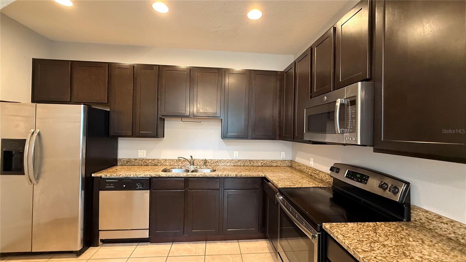 2381 Seven Oaks Dr Property Photo 5