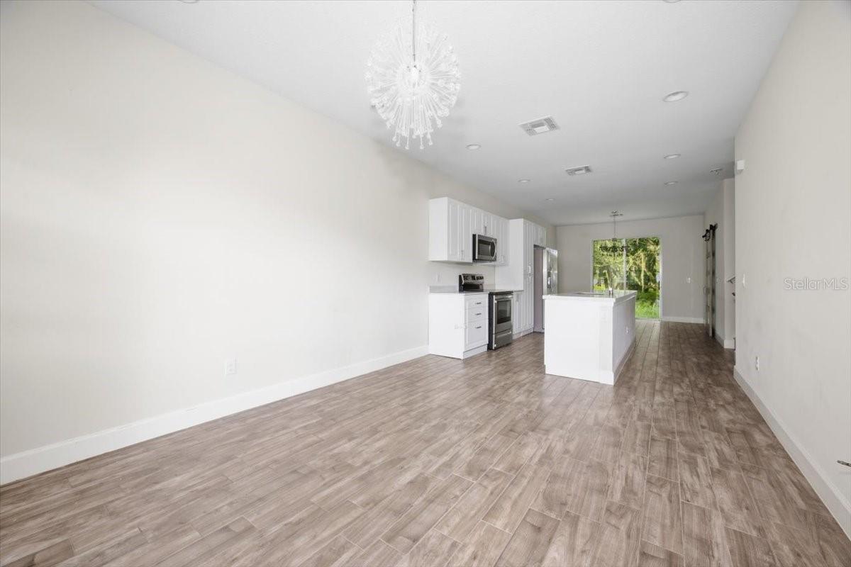 4440 Summer Flowers Pl Property Photo 4
