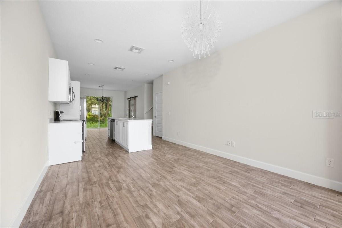 4440 Summer Flowers Pl Property Photo 5