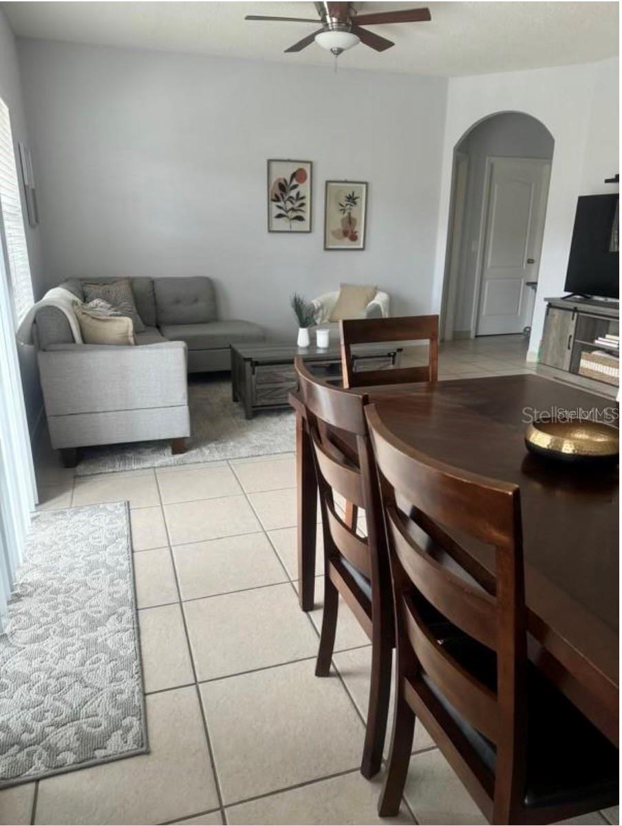 2260 Betsy Ross Ln Property Photo 2
