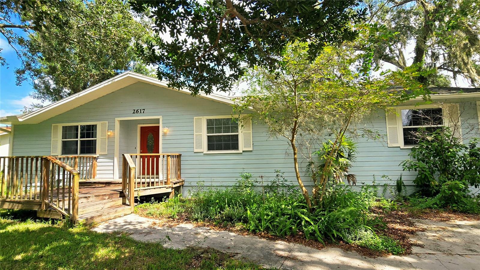 2617 Pine Tree Dr Property Photo 4