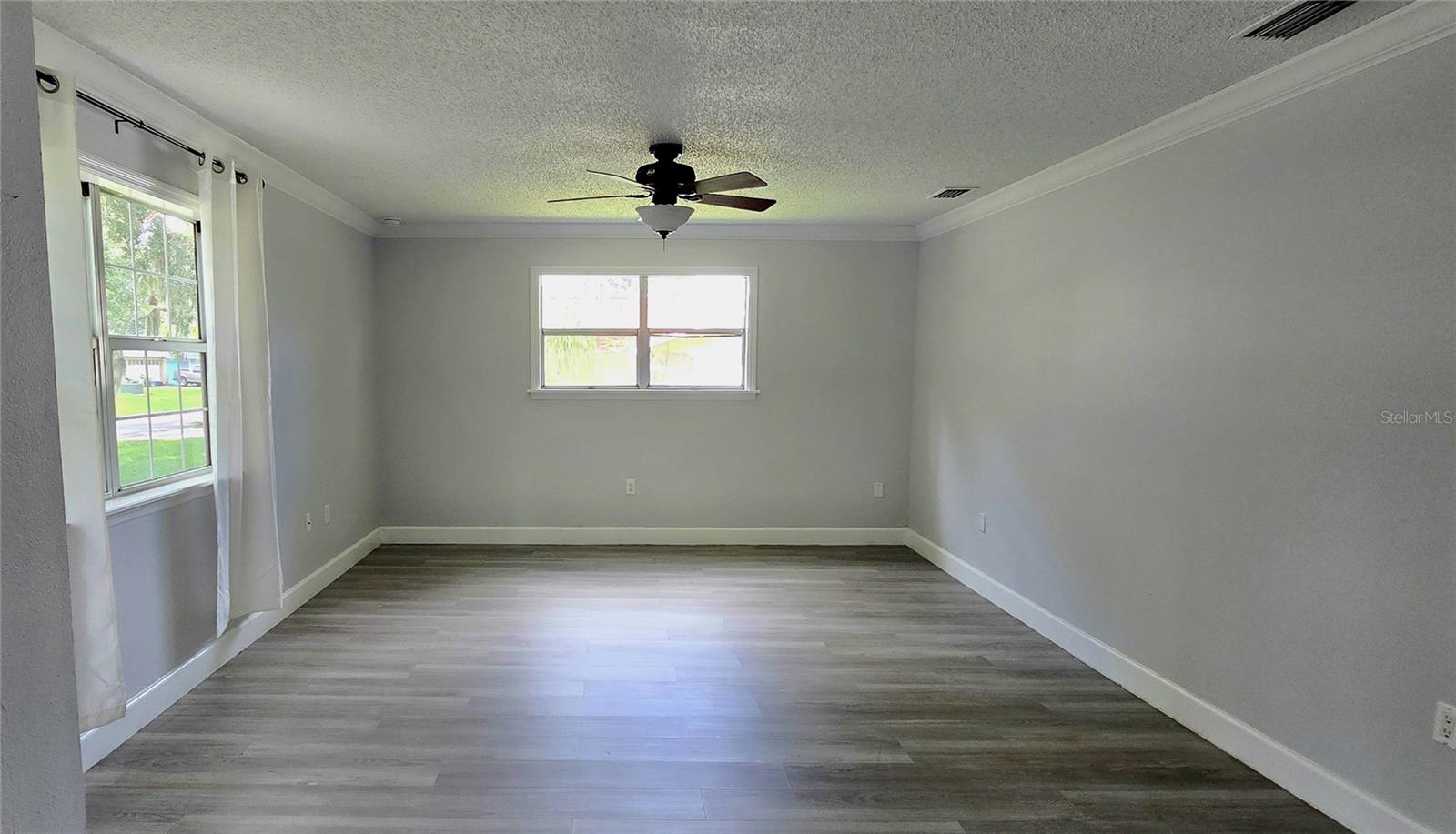 2617 Pine Tree Dr Property Photo 5