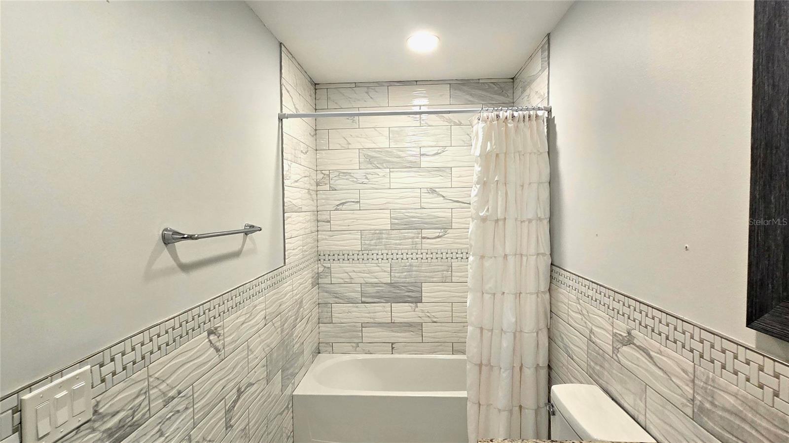 2617 Pine Tree Dr Property Photo 17