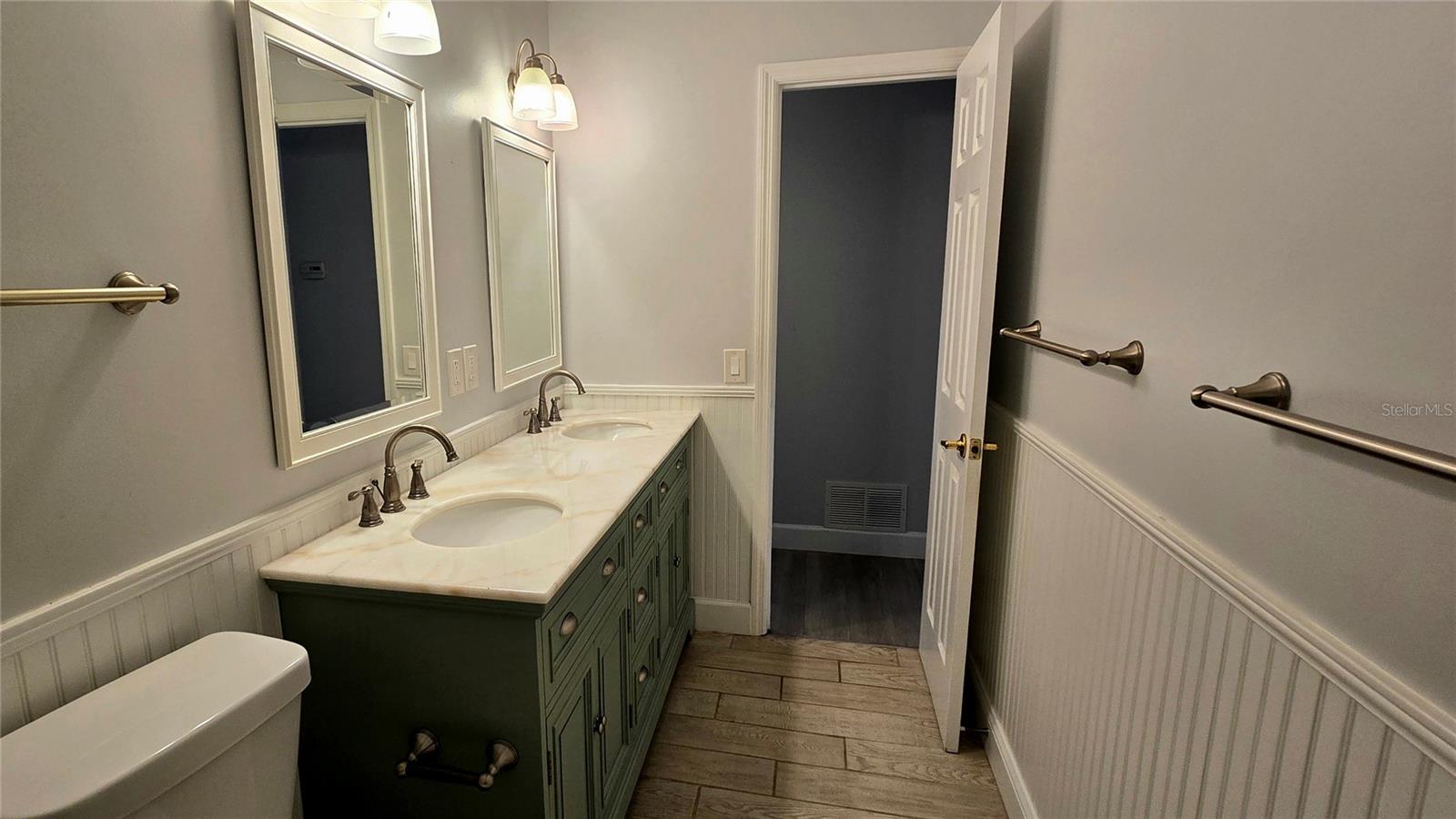 2617 Pine Tree Dr Property Photo 26