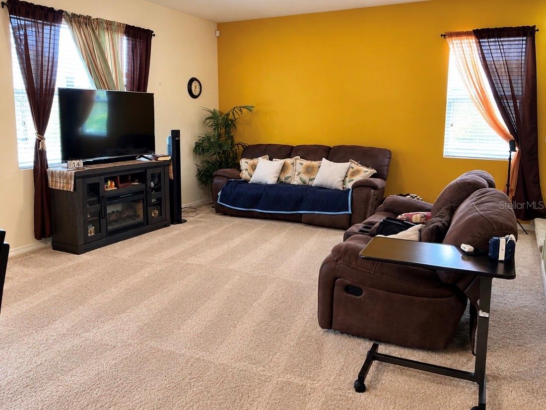 4961 Pall Mall St E Property Photo 7
