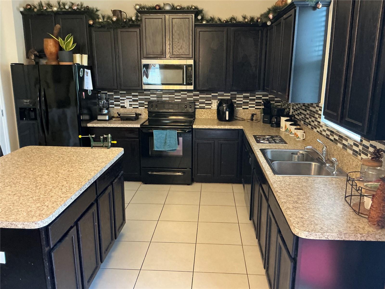 4961 Pall Mall St E Property Photo 11