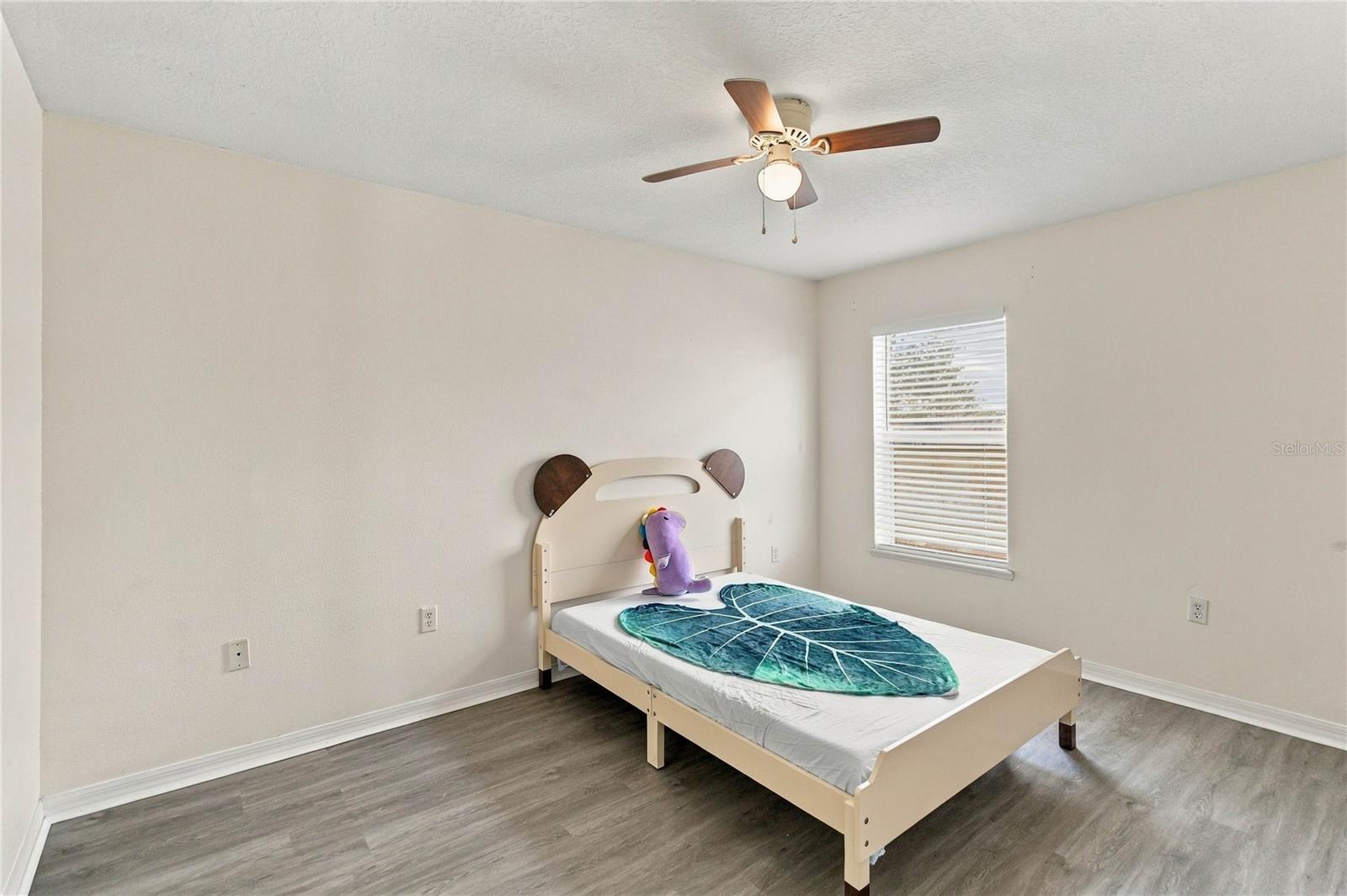 755 Lobelia Dr Property Photo 28